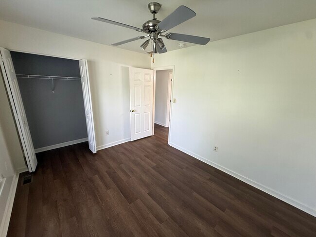 Building Photo - 390 Retrac Rd