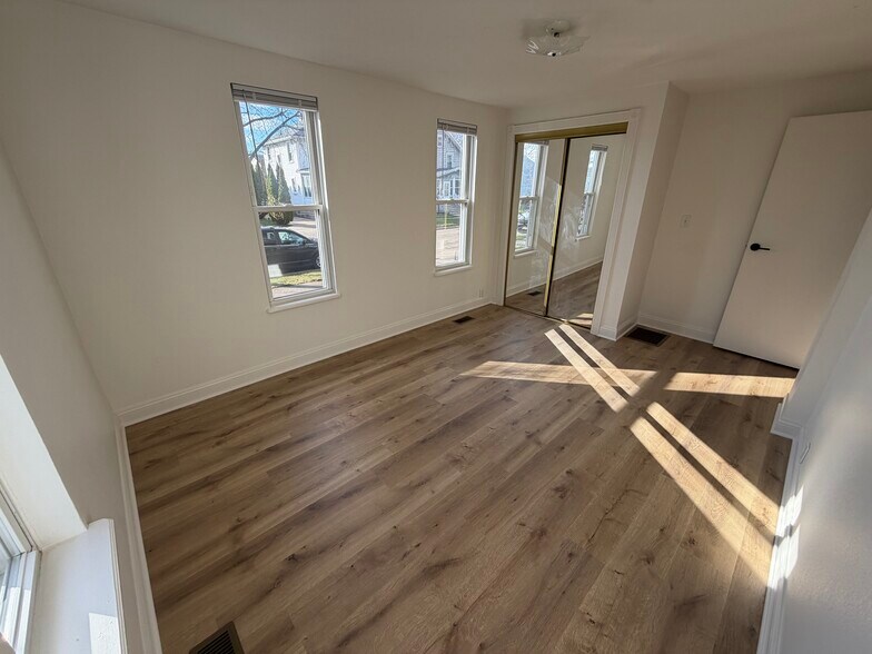 Building Photo - 456 Michigan Ave