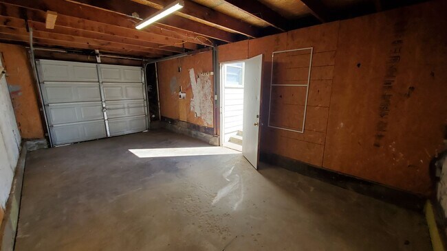 Building Photo - Southlawn