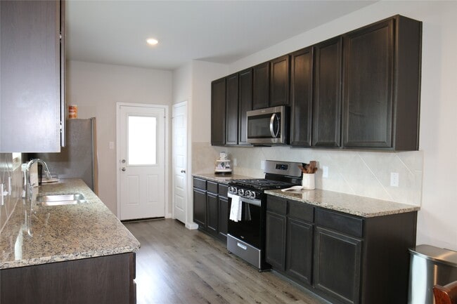 Building Photo - 1336 Mount Blanc Path