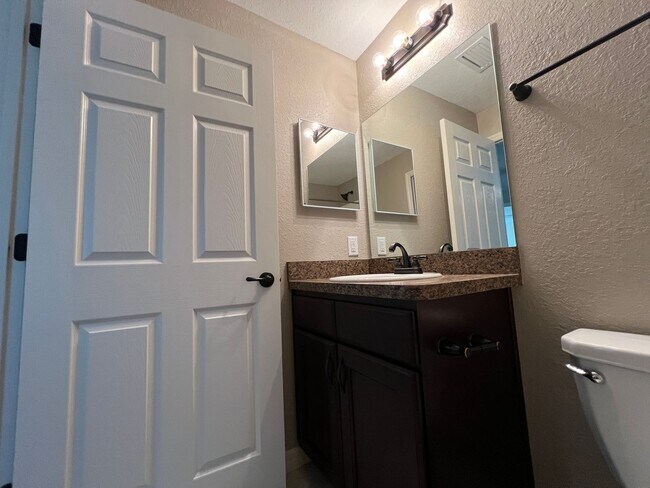 Building Photo - AMAZING 3 BD/2BA Home in Beautiful Ocala!!!