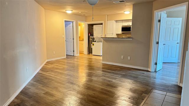 Building Photo - 2304 Balsam Dr