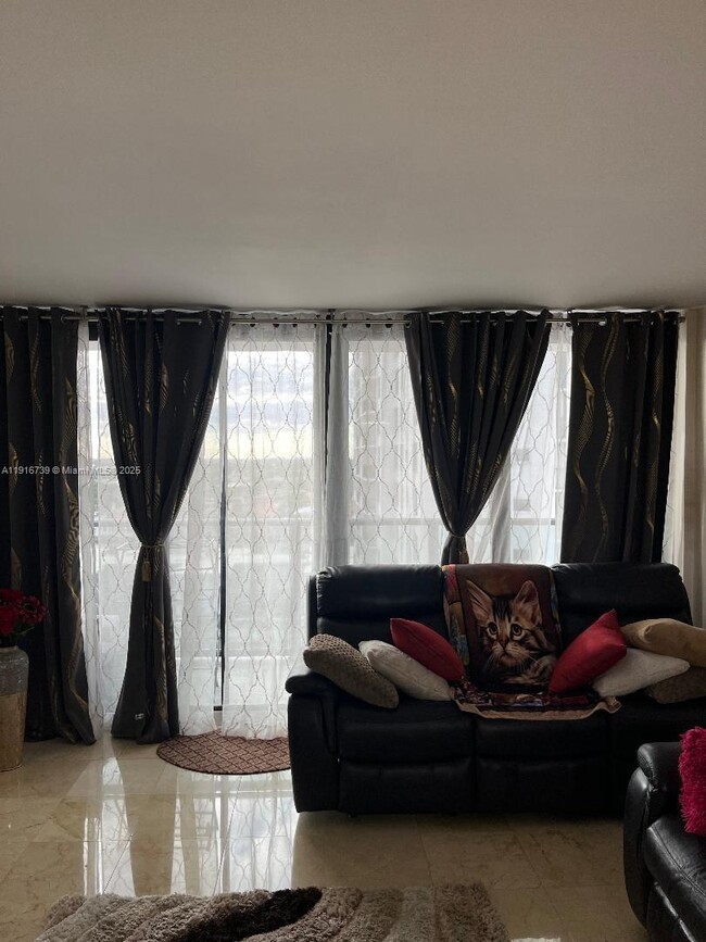 Building Photo - 2301 S Ocean Dr