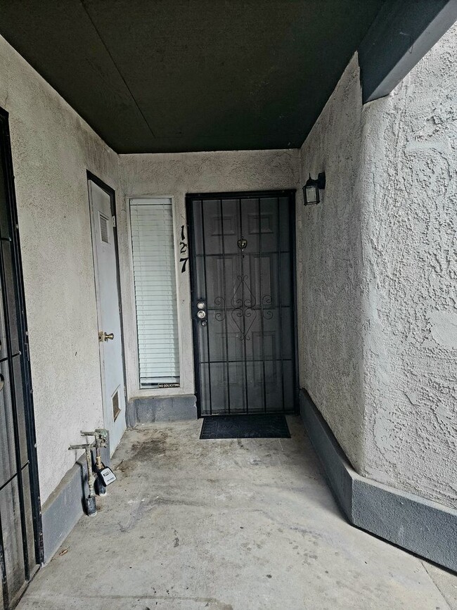 Building Photo - SW- condo 1bed-1.bath