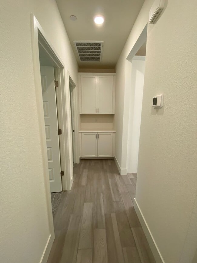 Building Photo - Newer home in Rancho Cordova near Labyrint...