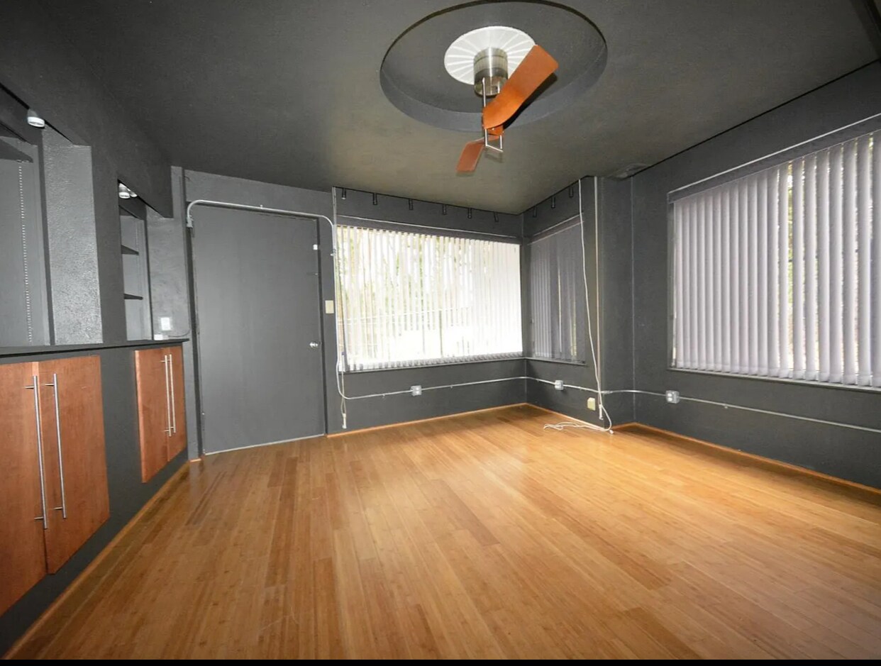 Building Photo - 115 Ashworth Dr