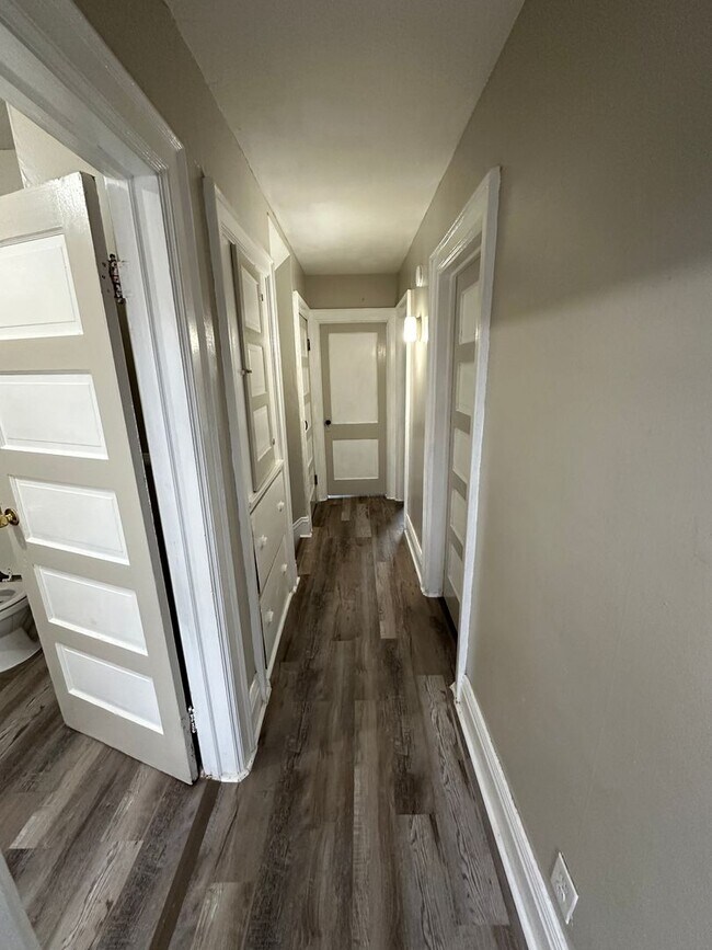 Building Photo - Single Family Home Ready for Rent in a Gre...