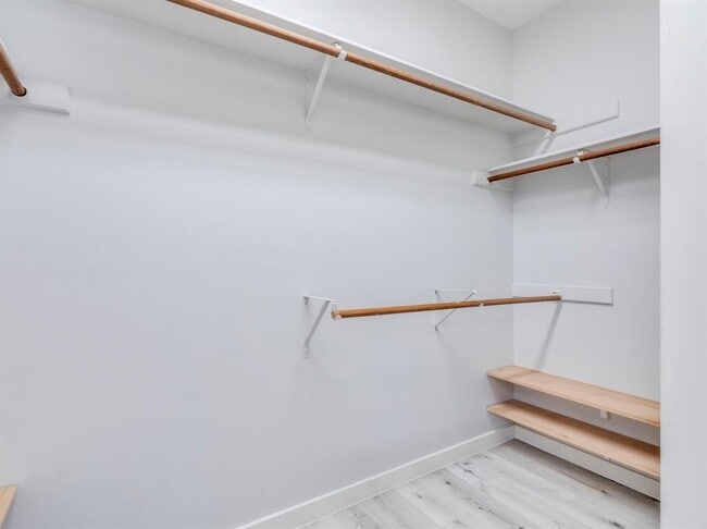 Building Photo - 7933 Wheel Rim Cir