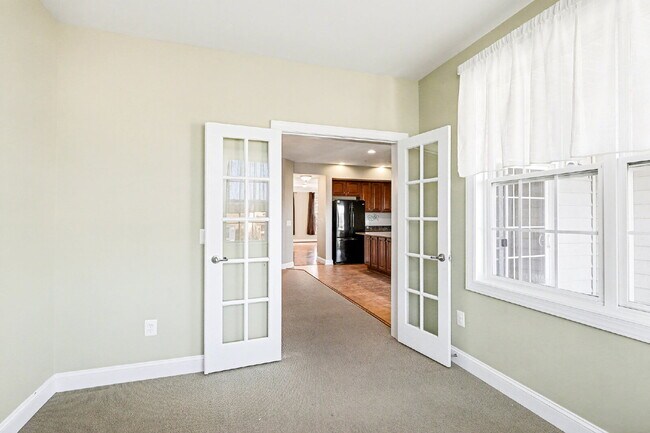 Building Photo - Welcome Home!!