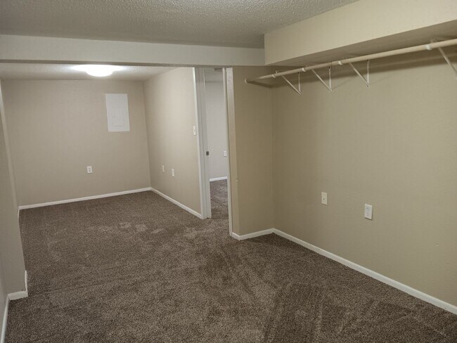 Building Photo - 3 Bedroom Home with Detached Garage