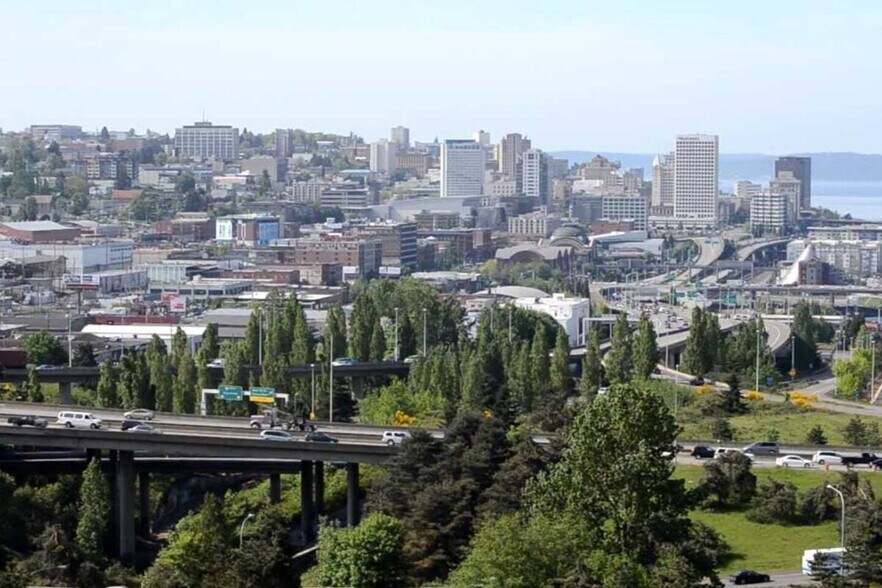 Building Photo - 624 E 32nd St