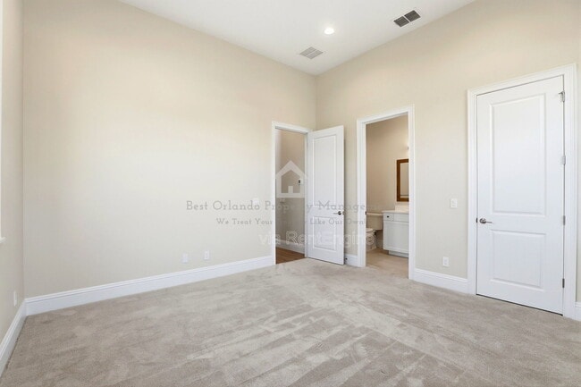 Building Photo - 705 Largovista Dr