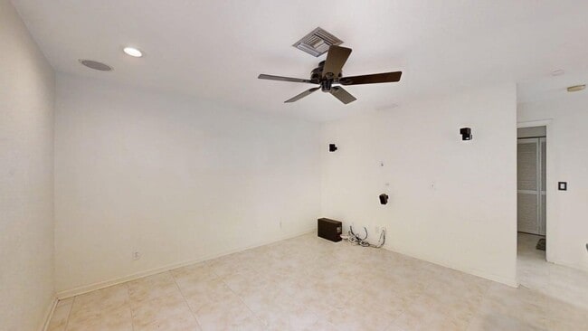 Building Photo - 23330 La Vida Way
