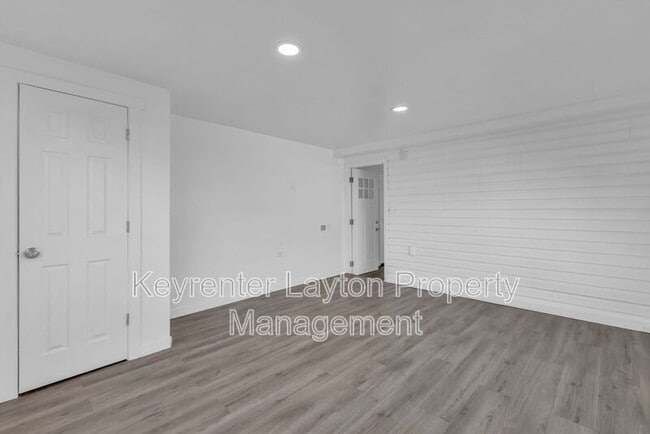 Building Photo - 775 N Diamond St