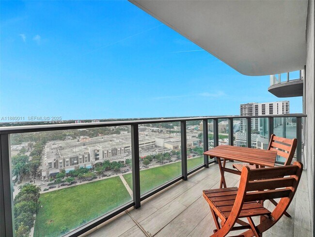 Building Photo - 121 NE 34th St