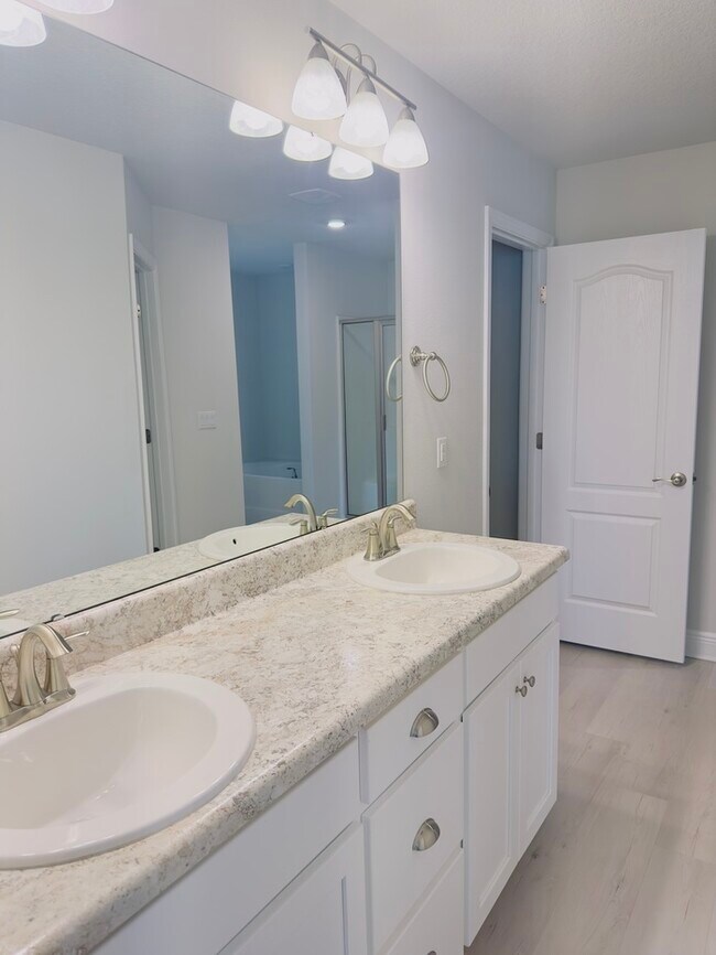 Building Photo - 4 bed/2 bath New Construction Home in Embe...