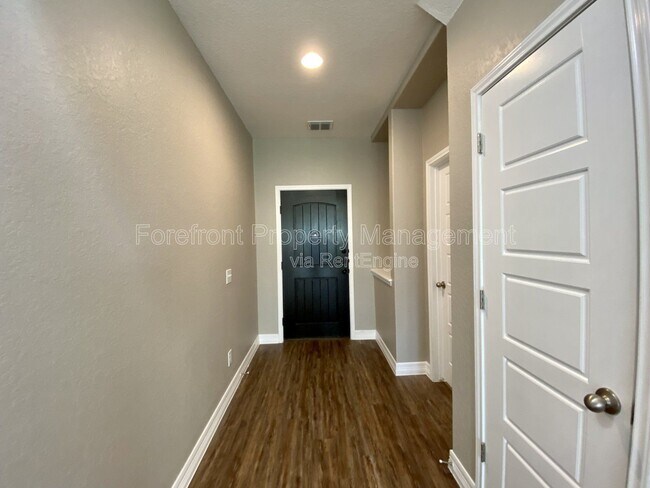 Building Photo - 1206 Ranch Falls