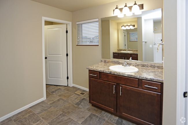 Interior Photo - Townhomes at Stonemill