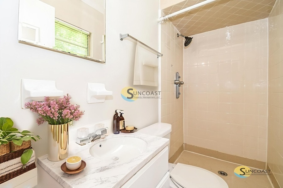 Building Photo - 4533 Jade Dr E