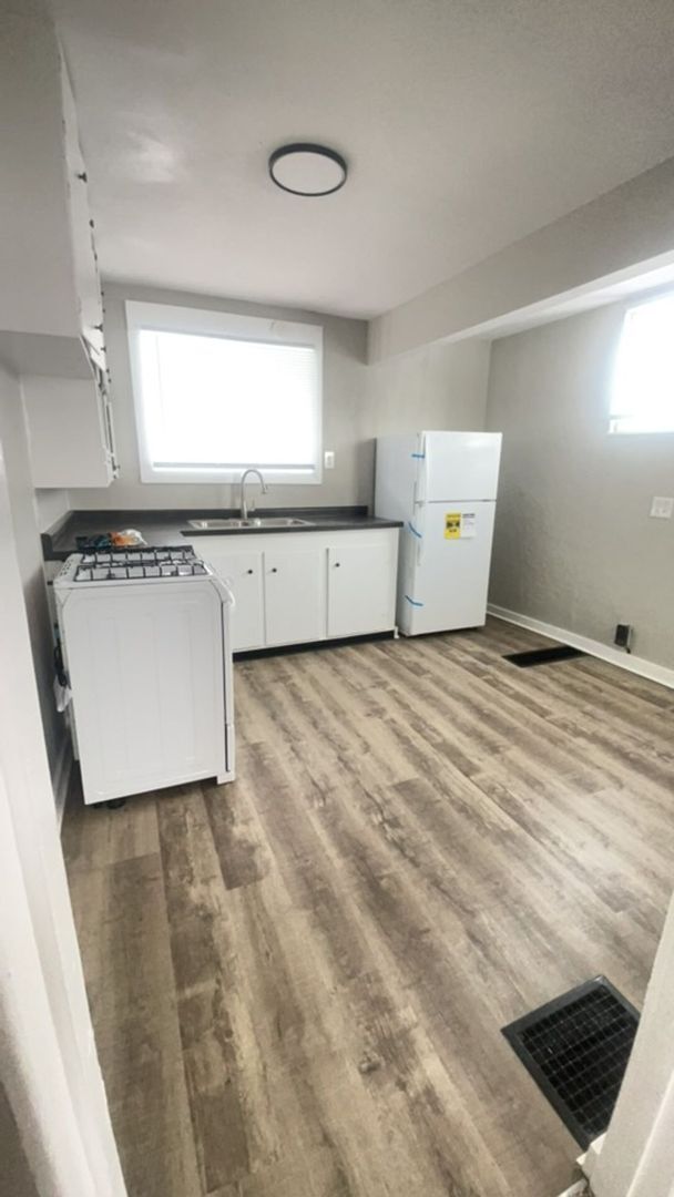 Building Photo - Albany - 2 bed 1 bath AVAILABLE NOW!