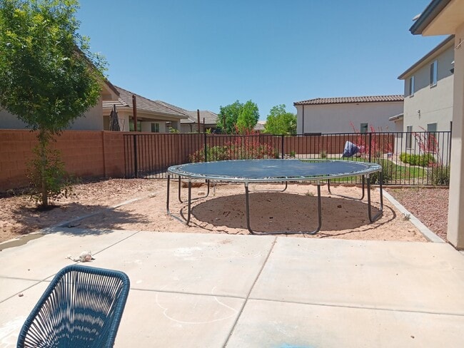 Building Photo - Beautiful single family home in Little Valley - PET FRIENDLY