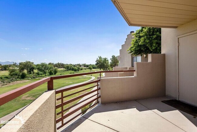 Building Photo - Beautiful 2Bda 2Ba Condo with Fireplace in Scottsdale!