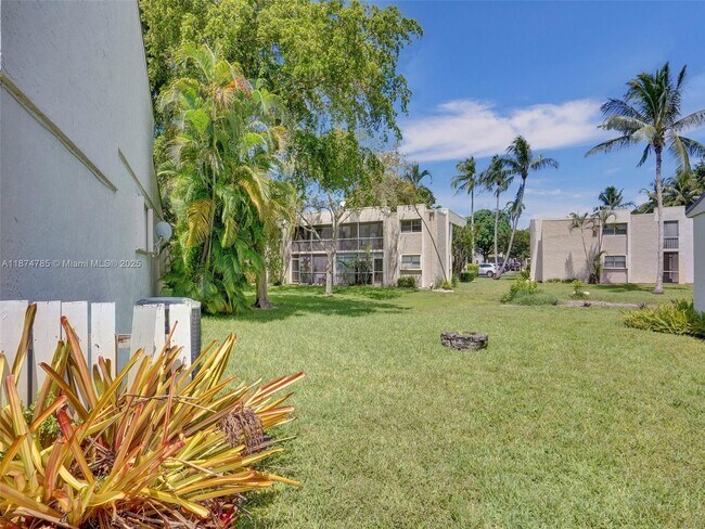 Building Photo - 8662 Bridle Path Ct