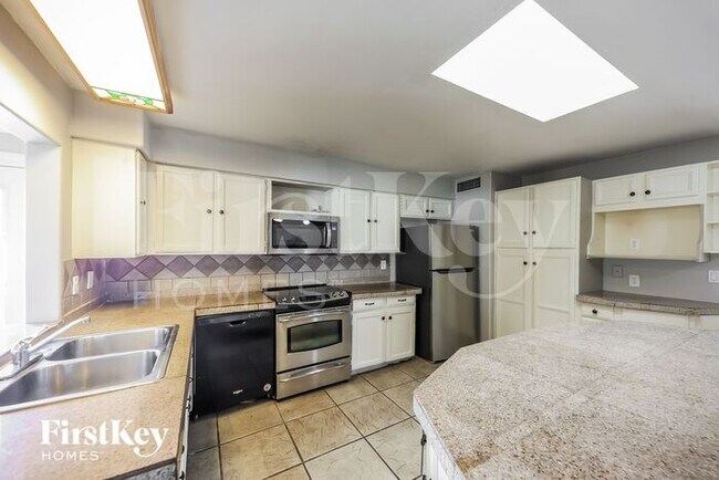 Building Photo - 17834 N 33rd Dr