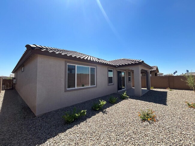 Building Photo - 5974 N 192nd Dr