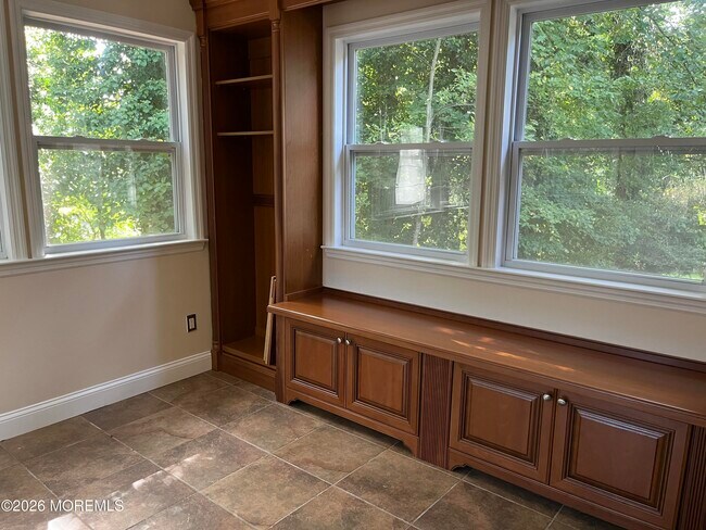 Building Photo - 12 Galewood Dr