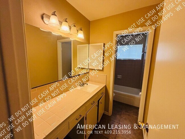 Building Photo - 4417 Willowglen St