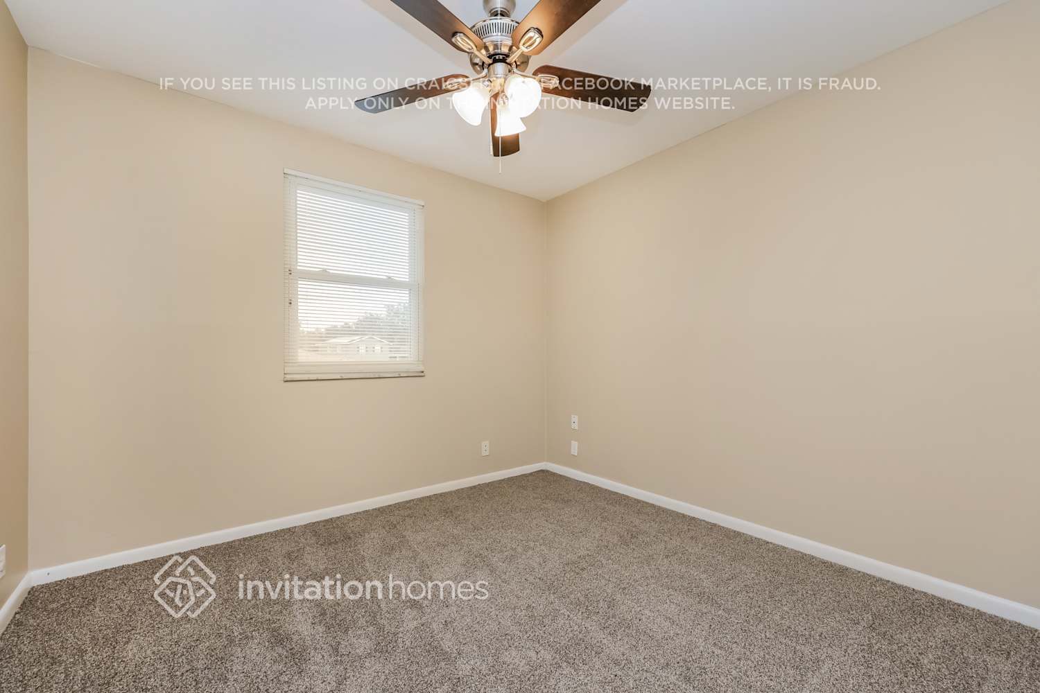 Building Photo - 1705 Village Ct