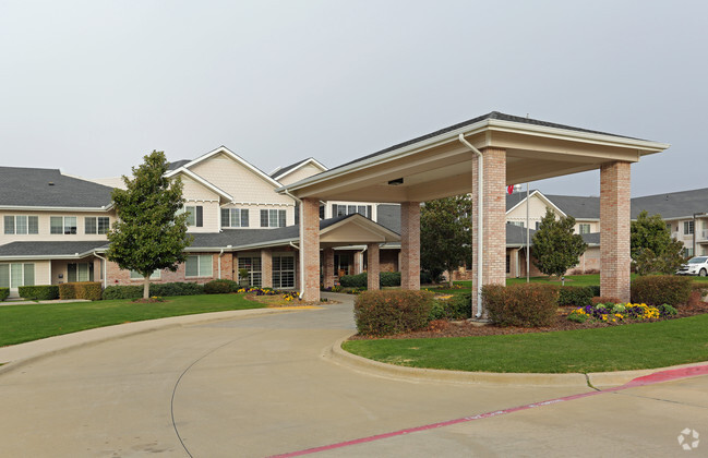 Primary Photo - Pinewood Hills Independent Senior Living