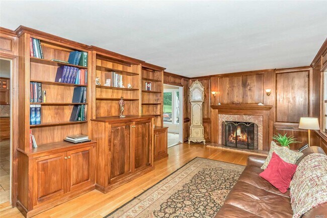 Building Photo - 343 Oyster Bay Road