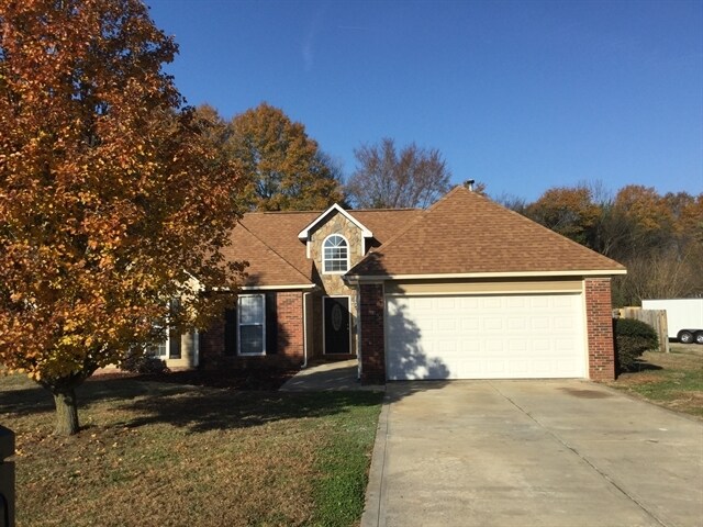 Primary Photo - 4646 Falcon Chase Dr SW