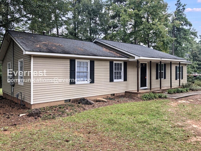 Building Photo - 540 Oglesby Bridge Rd SE