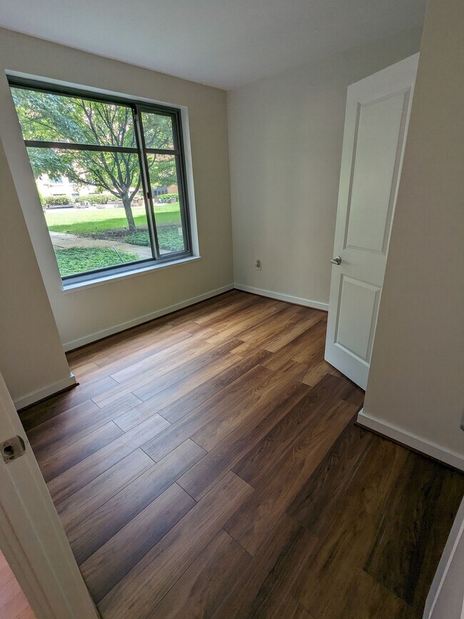 Building Photo - 475 K St NW