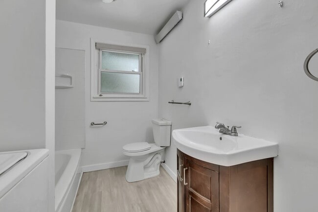 Building Photo - 5182
