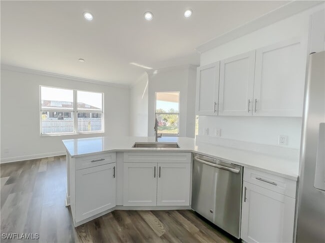 Building Photo - 3303 33rd St SW