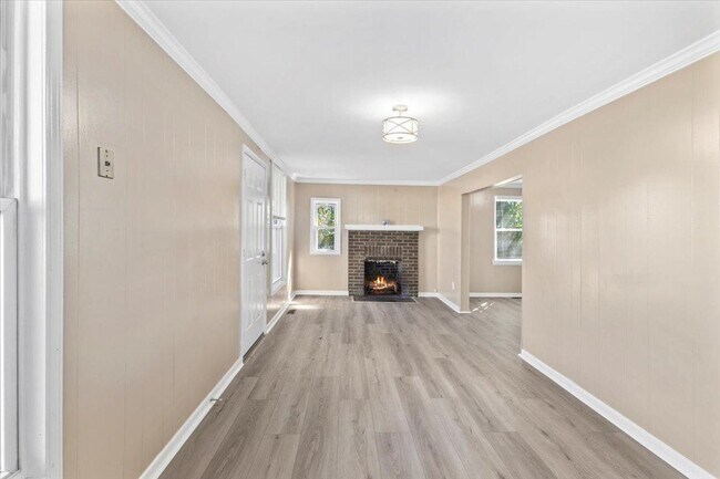 Building Photo - 1308 Columbia Rd