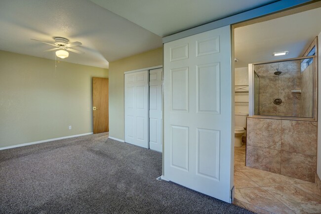 Building Photo - Home for Rent Near Willow Lake!