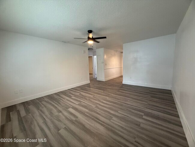 Building Photo - 306 Palm Ave