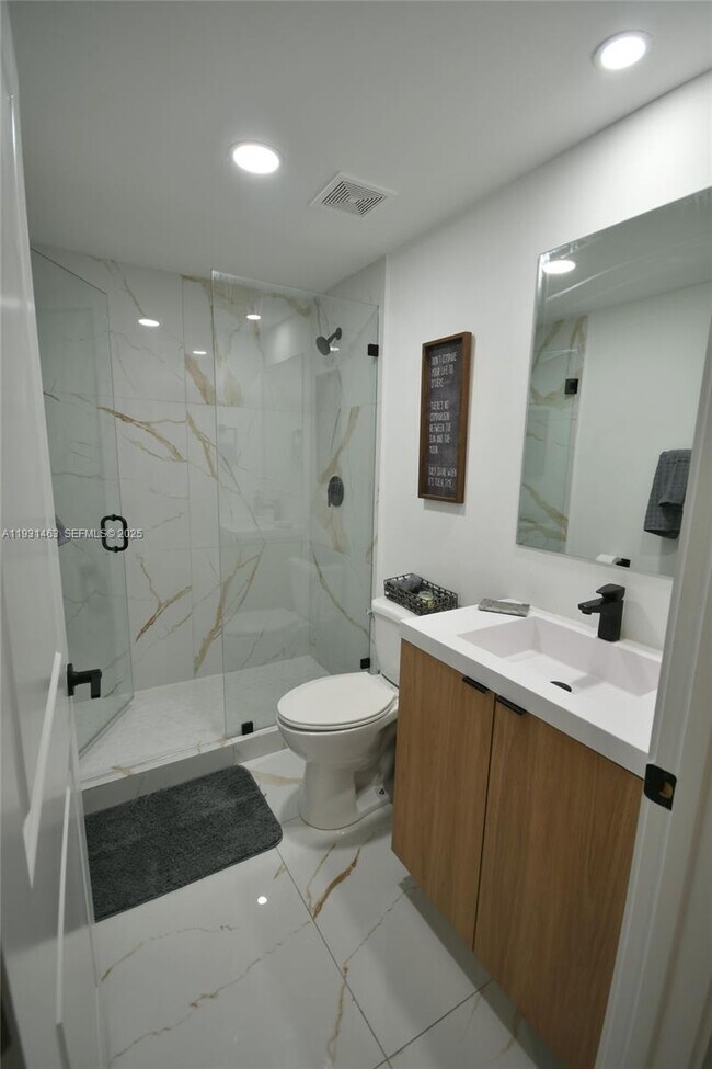 Building Photo - 1339 NW 2nd Ln