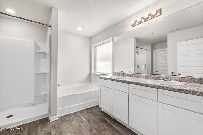 Building Photo - 5816 Viking Wy