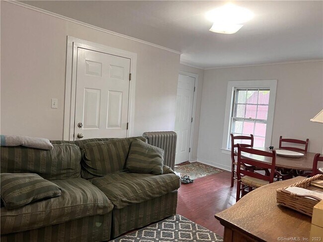 Building Photo - 28 N Elm St