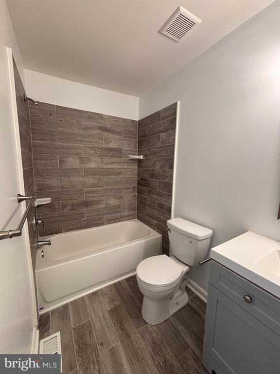 Building Photo - 863 English Chestnut Dr