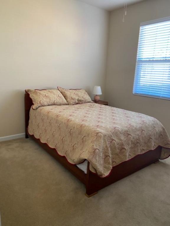 Building Photo - 135 Broomsedge Ln