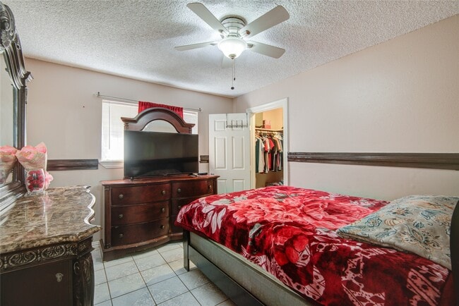 Building Photo - 806 Coolwood Dr
