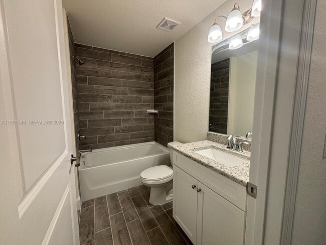 Building Photo - 2711 20th St SW