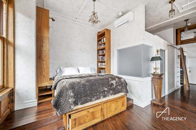 Building Photo - 874 Broadway-
